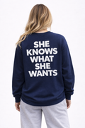Longsleeve met Statement Print “She Knows What She Wants”