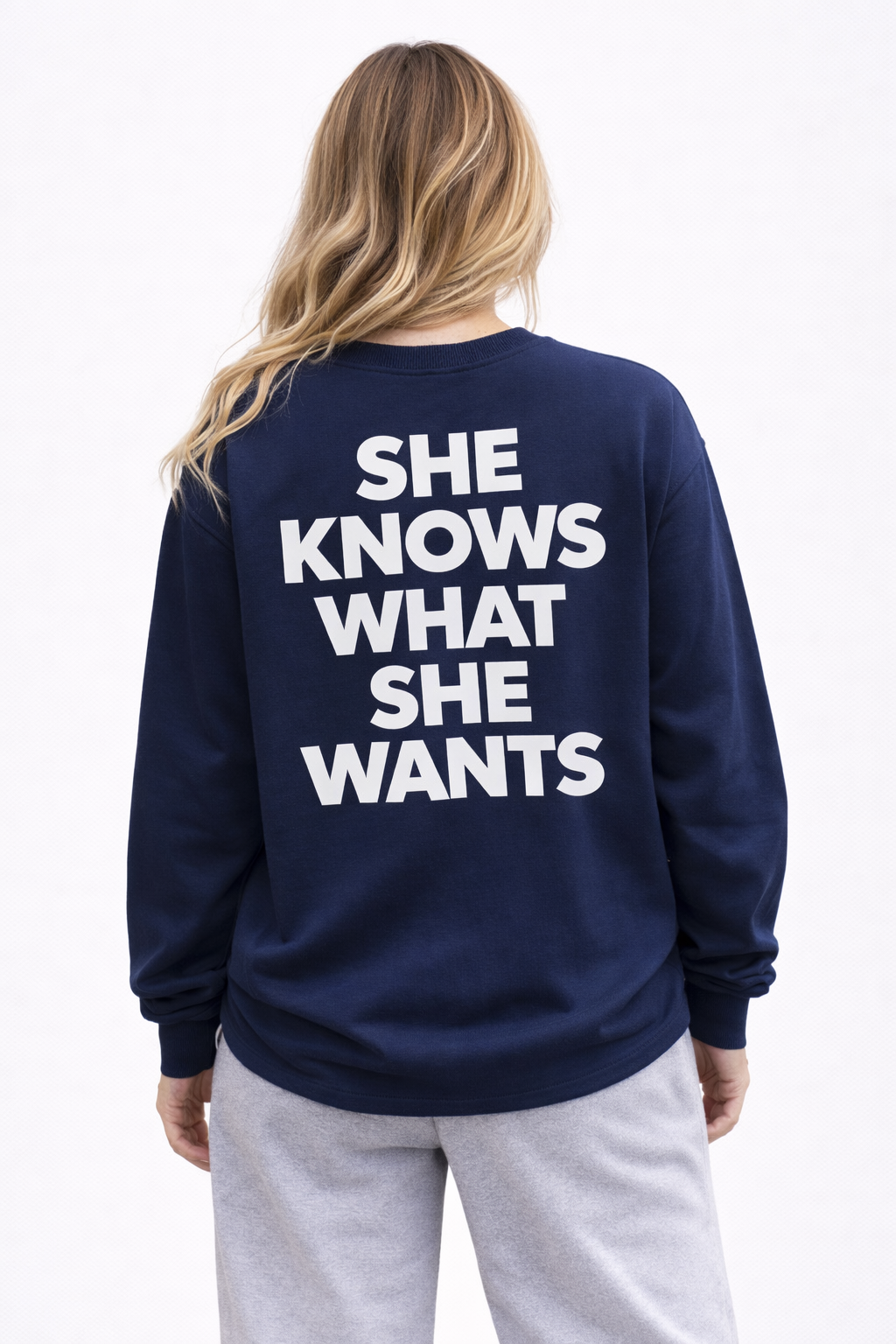 Longsleeve met Statement Print “She Knows What She Wants”