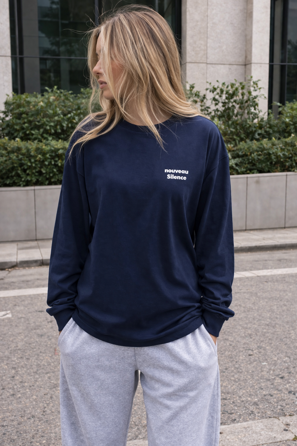 Longsleeve met Statement Print “She Knows What She Wants”